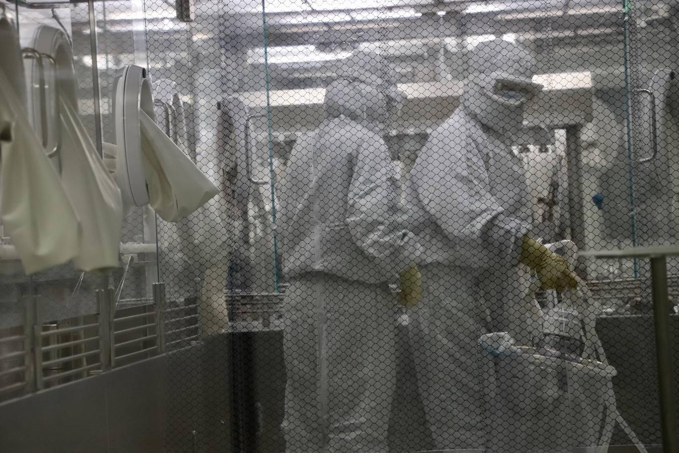 La vacuna de la empresa Sinovac contra el coronavirus, llamada Coronavac, se produce en una de sus fábricas en Pekín. 