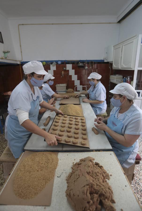 Estepa prepara los mantecados para una Navidad atípica