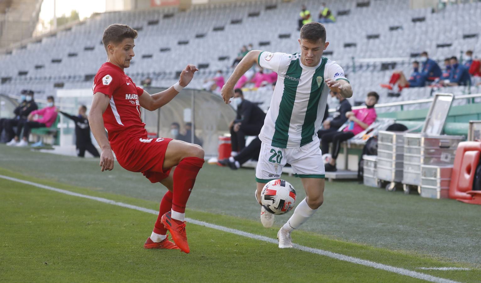 El tropiezo del Córdoba CF ante el Sevilla Atlético, en imágenes