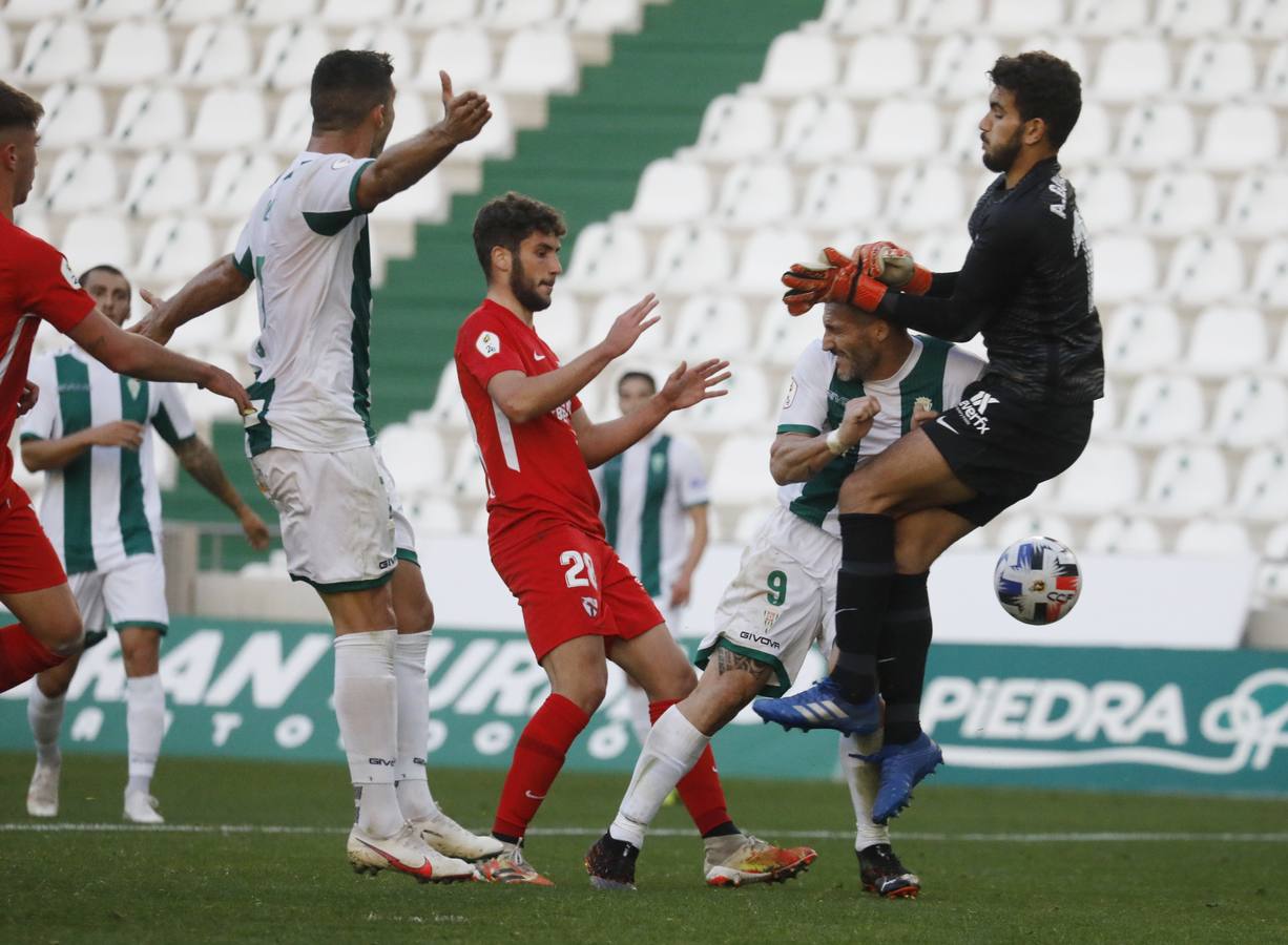 El tropiezo del Córdoba CF ante el Sevilla Atlético, en imágenes