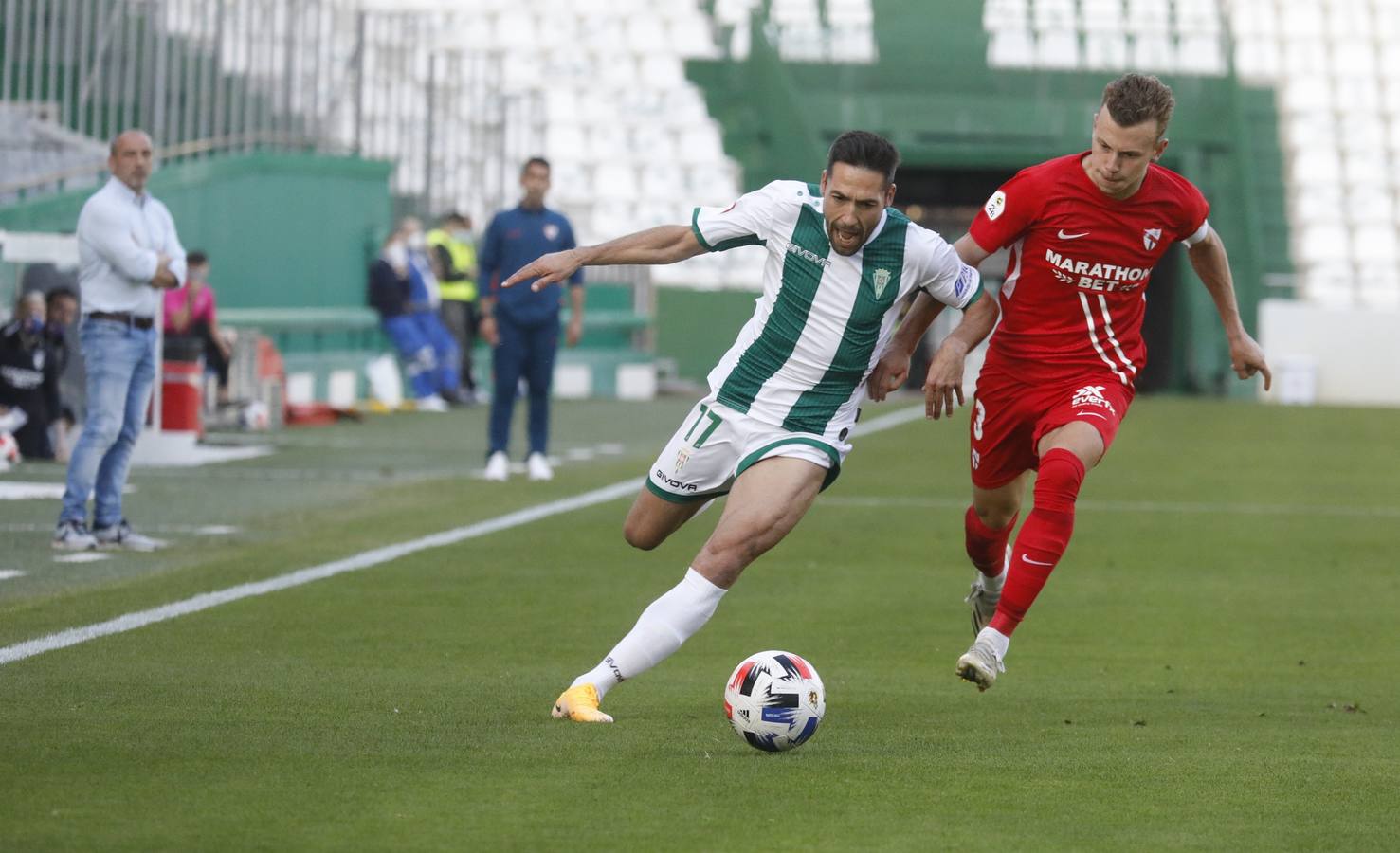 El tropiezo del Córdoba CF ante el Sevilla Atlético, en imágenes