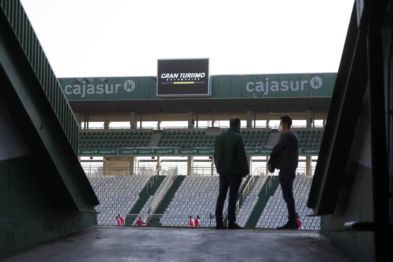 El primer partido del Córdoba CF a puerta cerrada, en imágenes