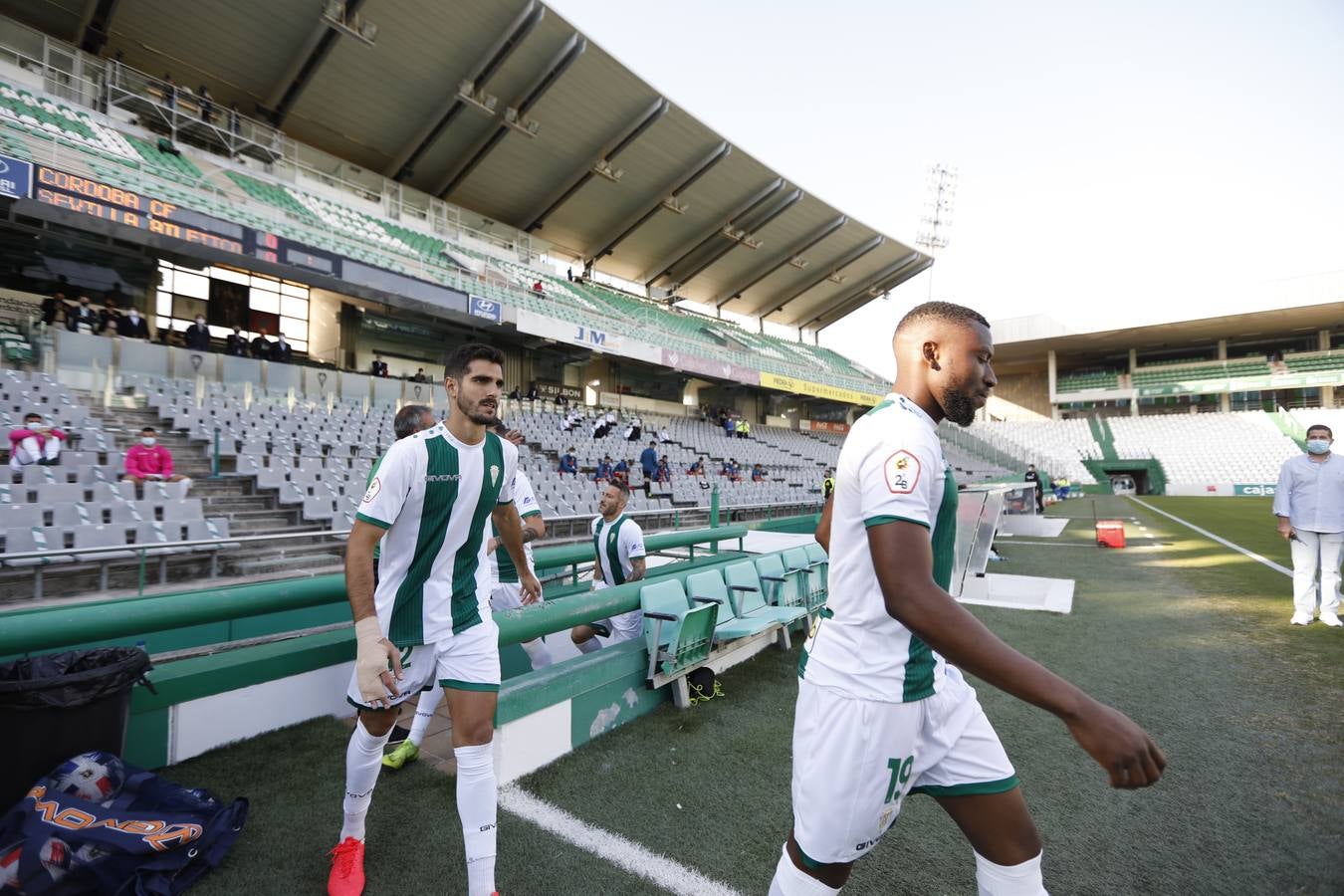 El primer partido del Córdoba CF a puerta cerrada, en imágenes