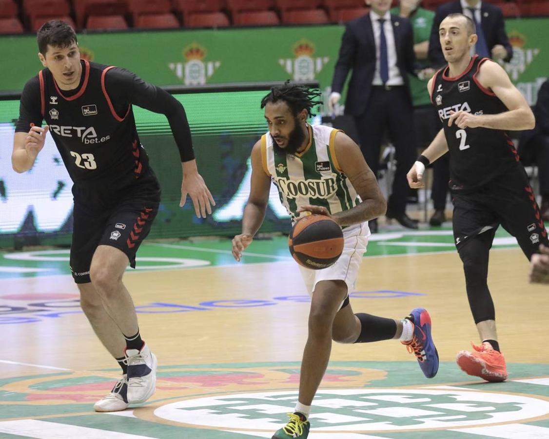 Las mejores imágenes del partido entre el Coosur Real Betis y el Bilbao Basket