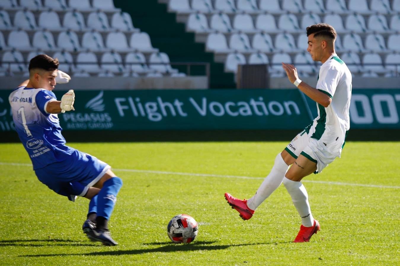 La primera victoria del Córdoba B en El Arcángel ante La Palma, en imágenes