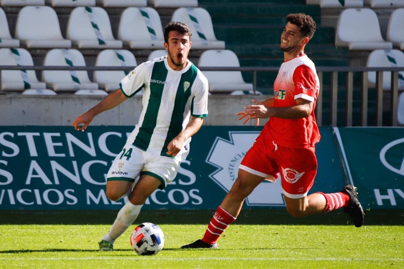 La primera victoria del Córdoba B en El Arcángel ante La Palma, en imágenes