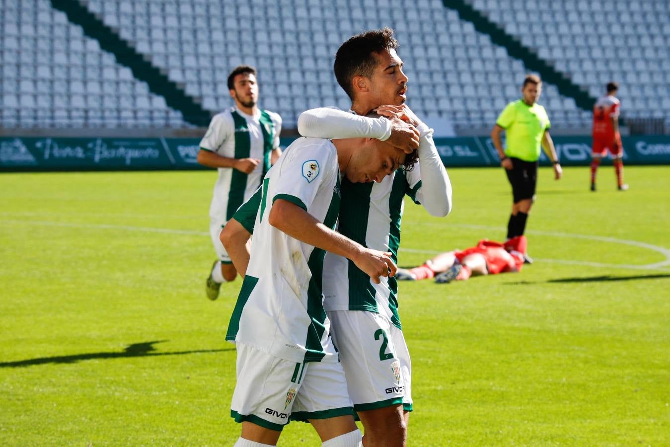 La primera victoria del Córdoba B en El Arcángel ante La Palma, en imágenes