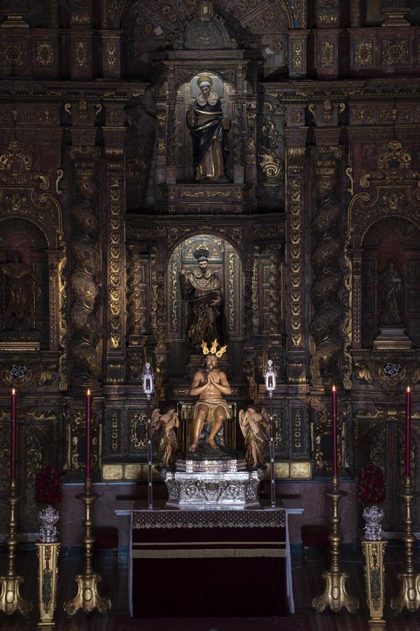 El Cristo de las Penas de la Estrella, en el altar mayor de San Jacinto