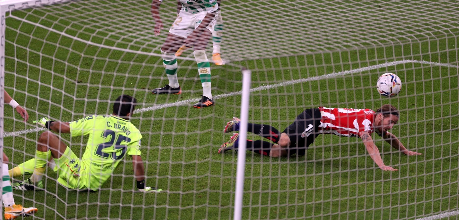 Las mejores imágenes del encuentro entre el Athletic de Bilbao y el Real Betis