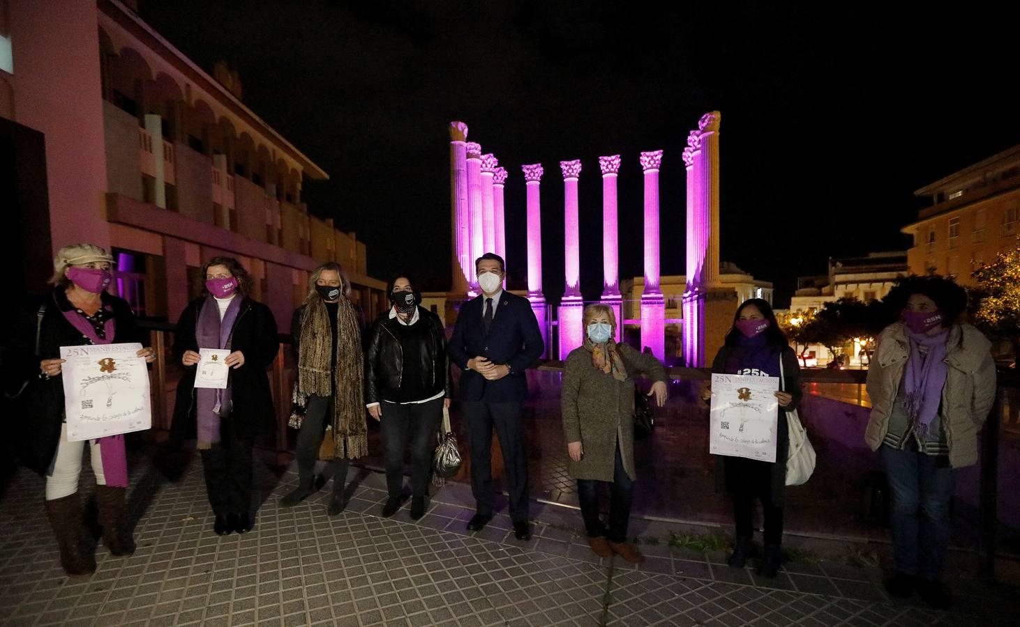 El Templo Romano de Córdoba se enciende contra la violencia machista