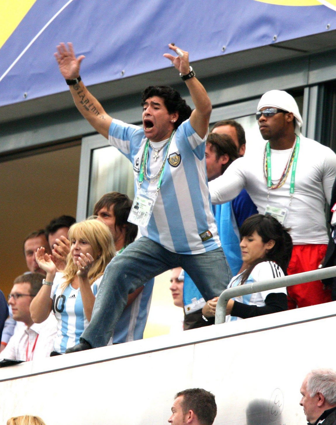 Maradona, su exmujer Claudia y su hija Dalma, durante la Copa Mundial de la Fifa 2006. 