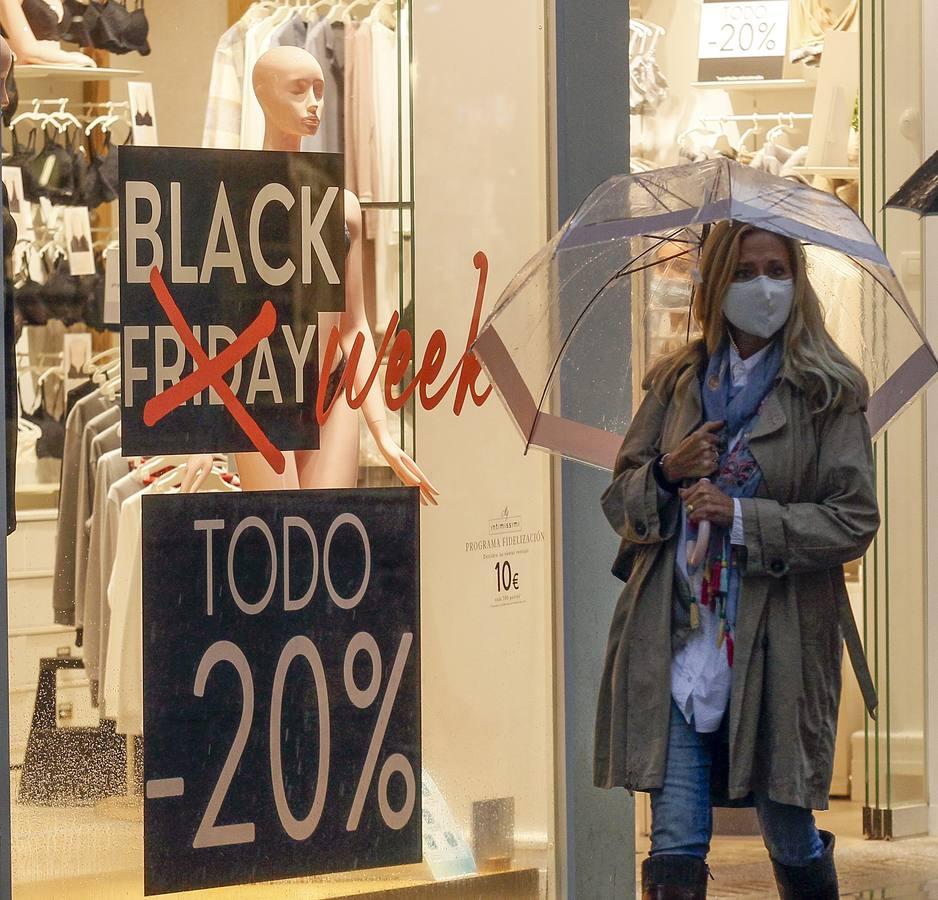 En imágenes, la Navidad llega a las tiendas de Sevilla