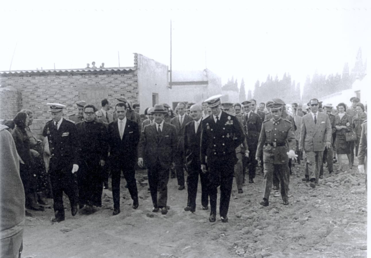 Visita de Franco a el Vacie en 1961: El Jefe del Estado visitó a pie el Vacie junto a cinco ministros, dos directores generales y todas las primeras autoridades locales y provinciales. Ejerció como cicerone el gobernador civil de la época, Hermegildo Altozano Moraleda