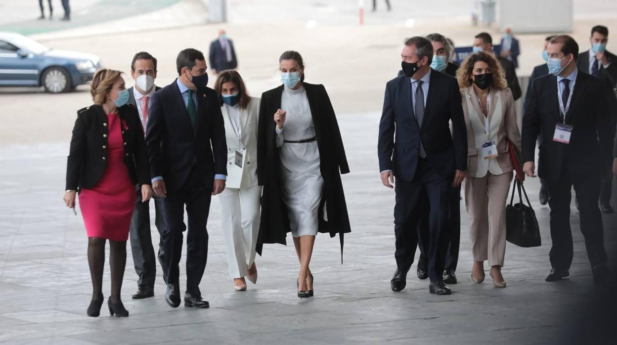 La llegada de la Reina Letizia a la inauguración del congreso de turismo en Sevilla