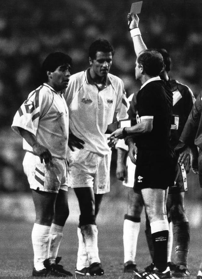 Paso de Maradona por el Sevilla F.C., en imágenes (y II)