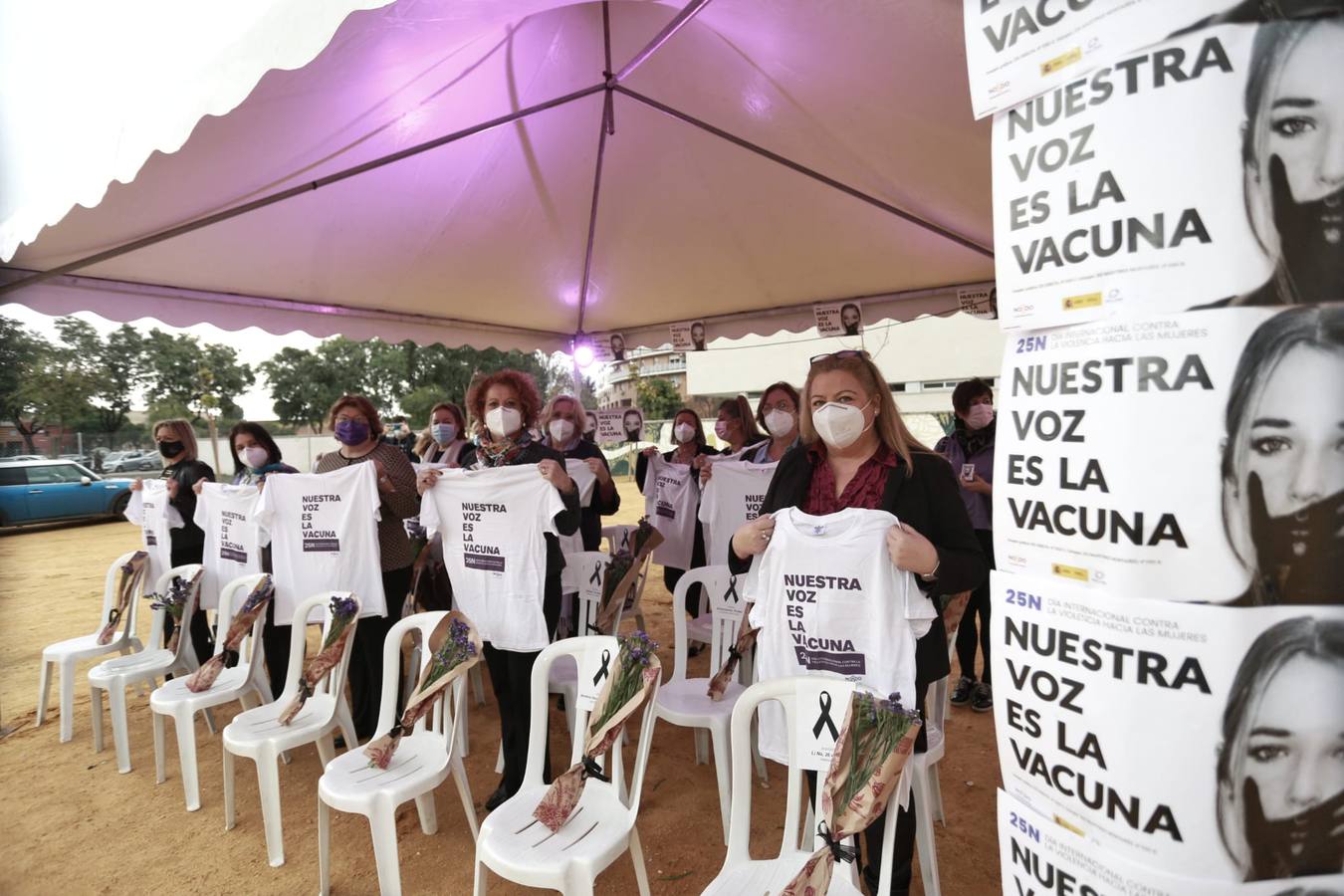 Fotogalería: Actos conmemorativos por el 25-N en Sevilla