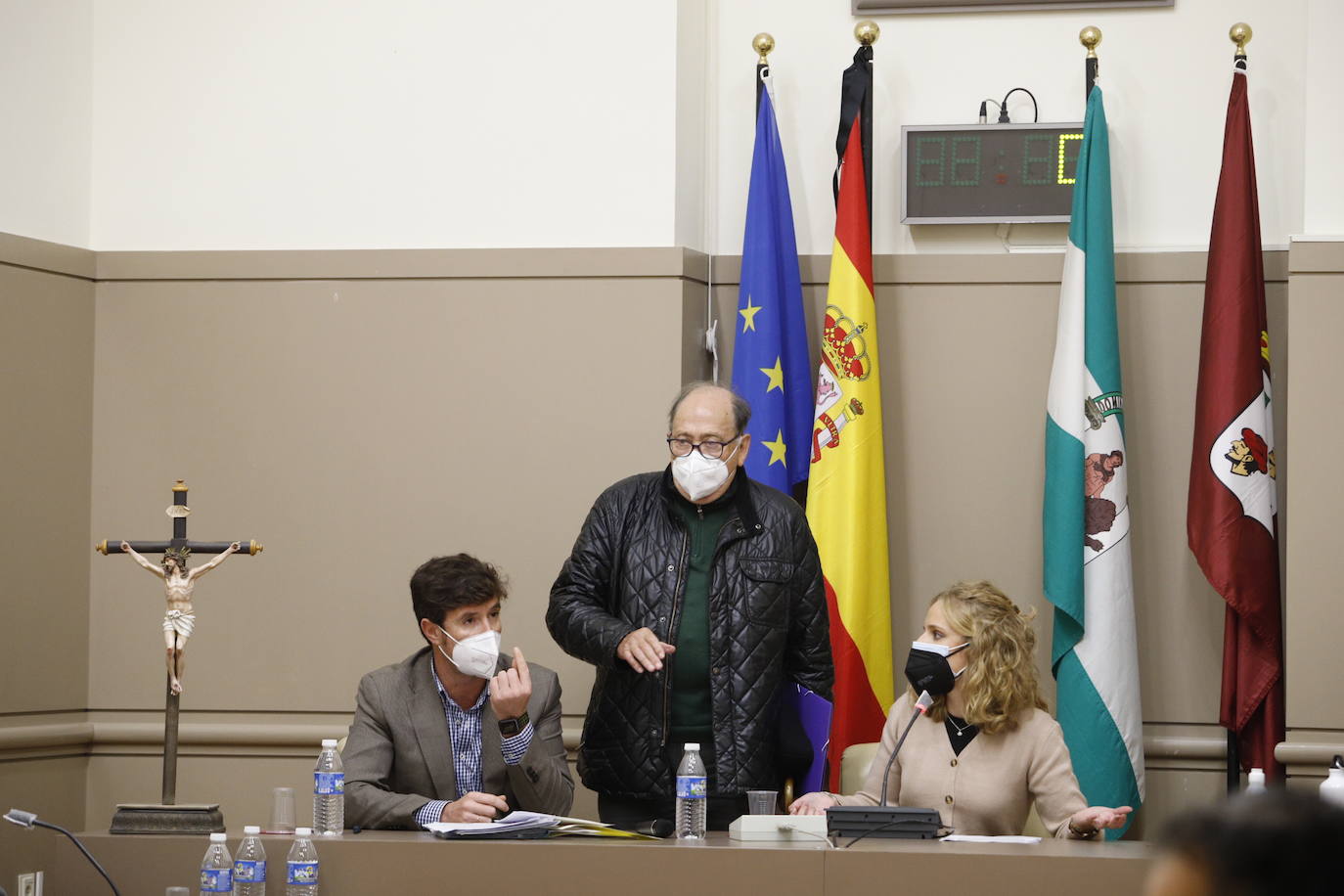 El fracaso de la moción de censura en Baena, en imágenes