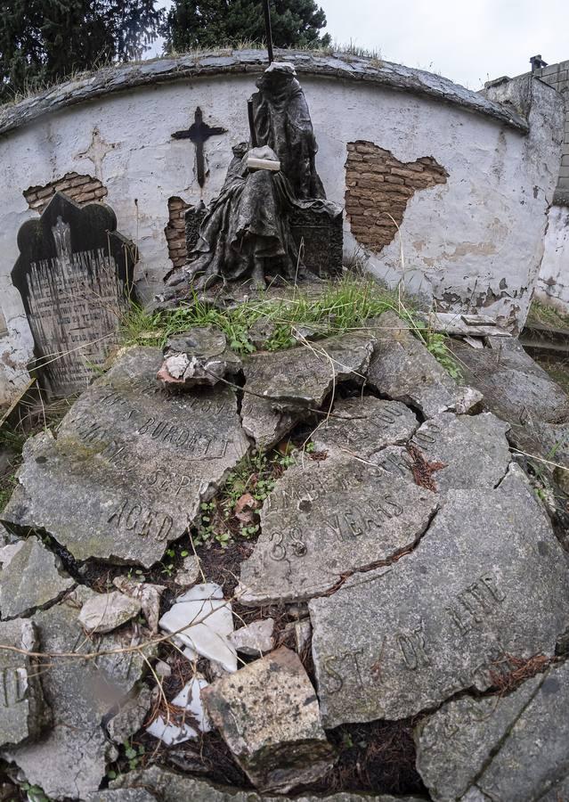 Cementerio de los Ingleses de Sevilla, un tesoro abandonado