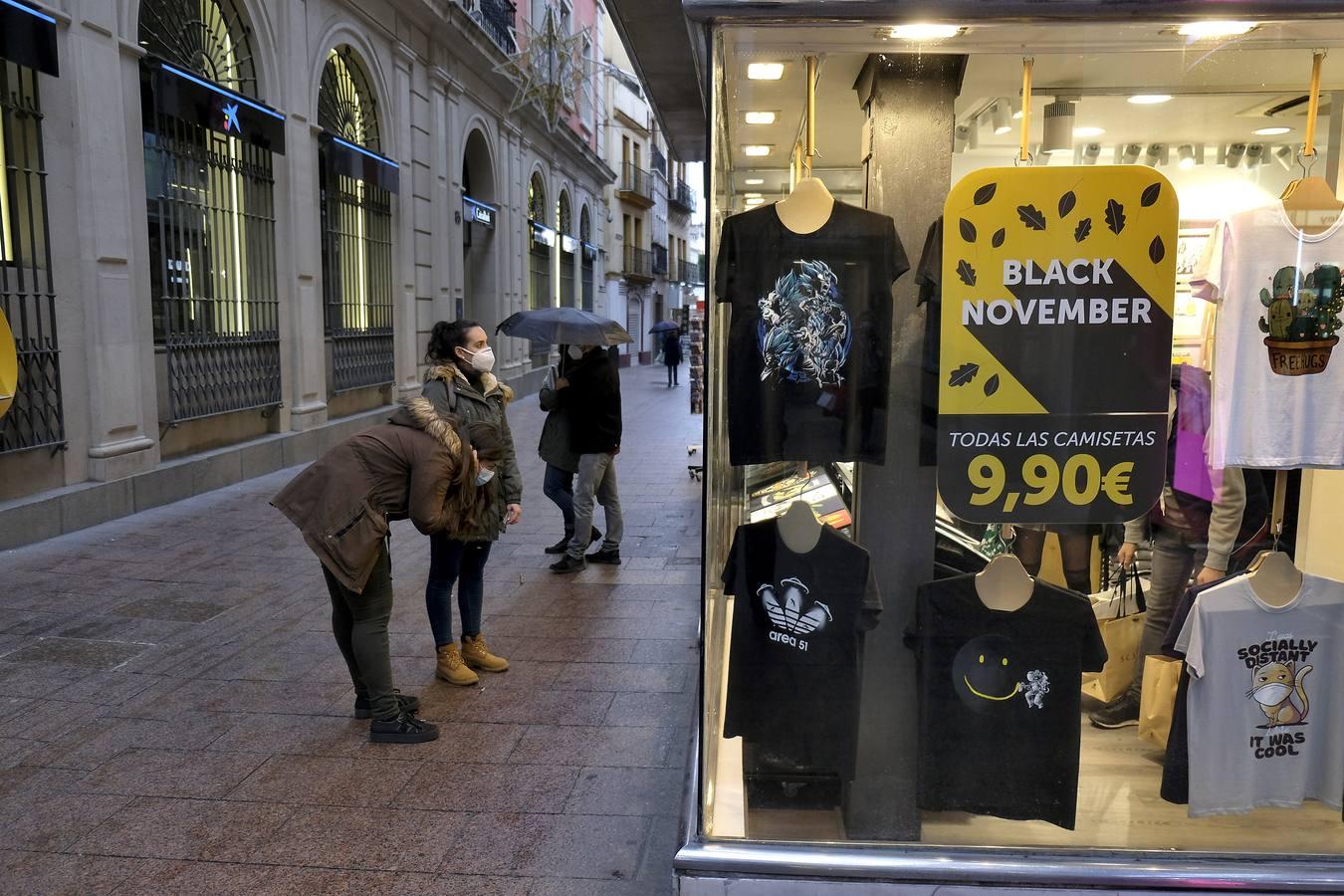 Un Black Friday marcado por el coronavirus en Sevilla