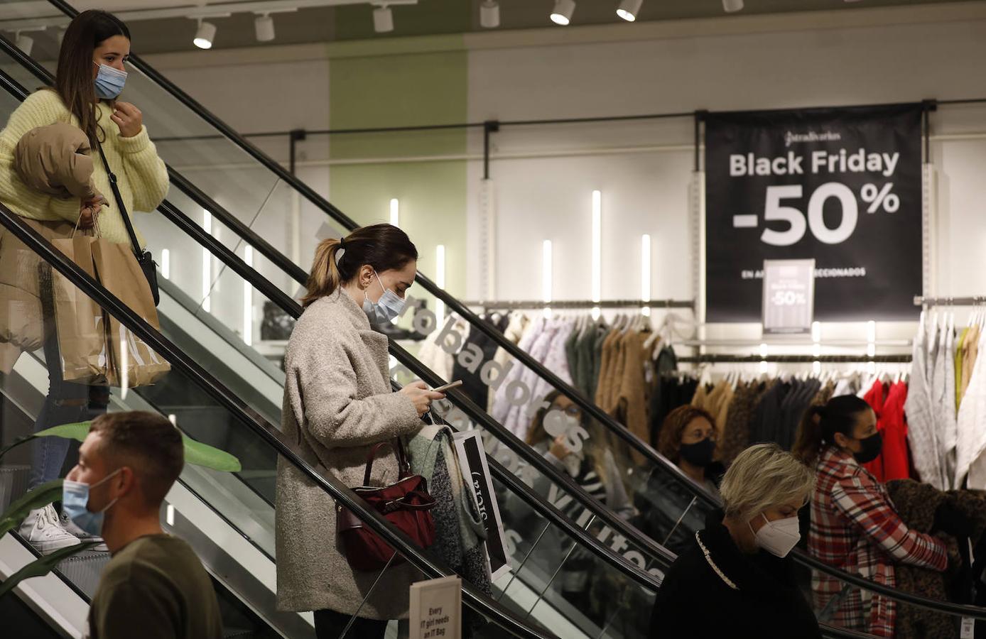 El ambiente del Black Friday de Córdoba, en imágenes