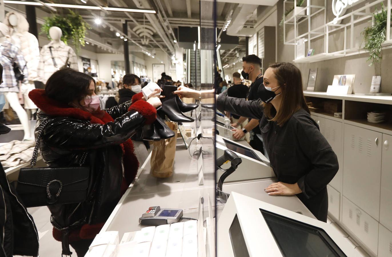 El ambiente del Black Friday de Córdoba, en imágenes