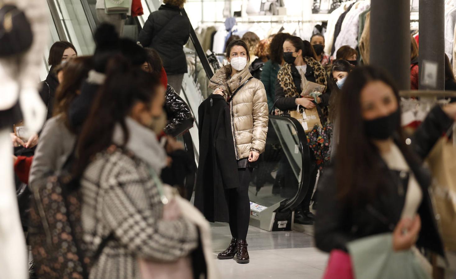 El ambiente del Black Friday de Córdoba, en imágenes