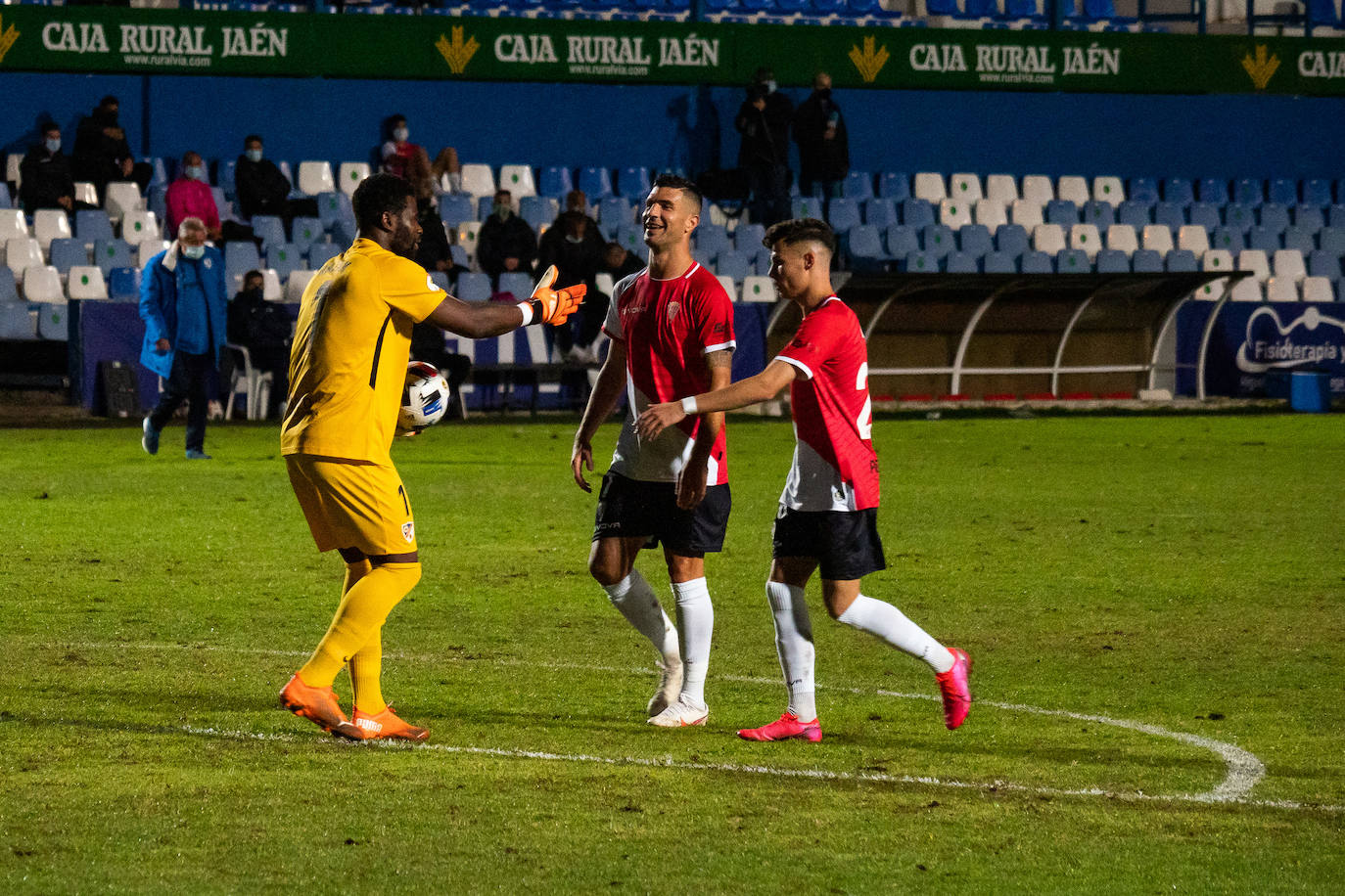 El Linares-Córdoba CF, en imágenes