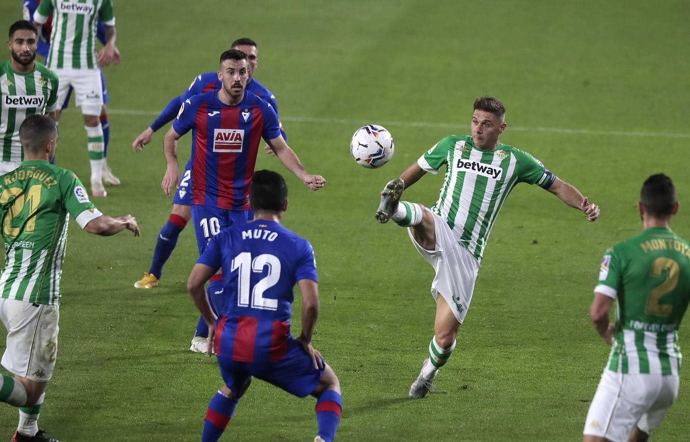 Las mejores imágenes del encuentro entre el Real Betis y el Eibar