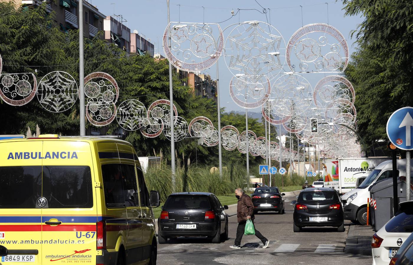 Las luces navideñas de Córdoba pueblan las calles más comerciales