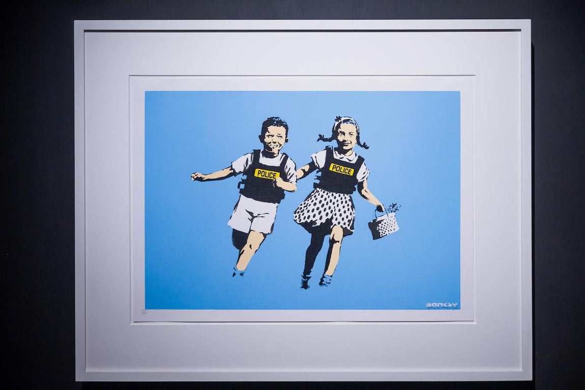 La exposición cuenta con 18 obras únicas y casi 50 serigrafías en distintos soportes hasta sumar unas 70 piezas procedentes de coleccionistas privados e internacionales. 