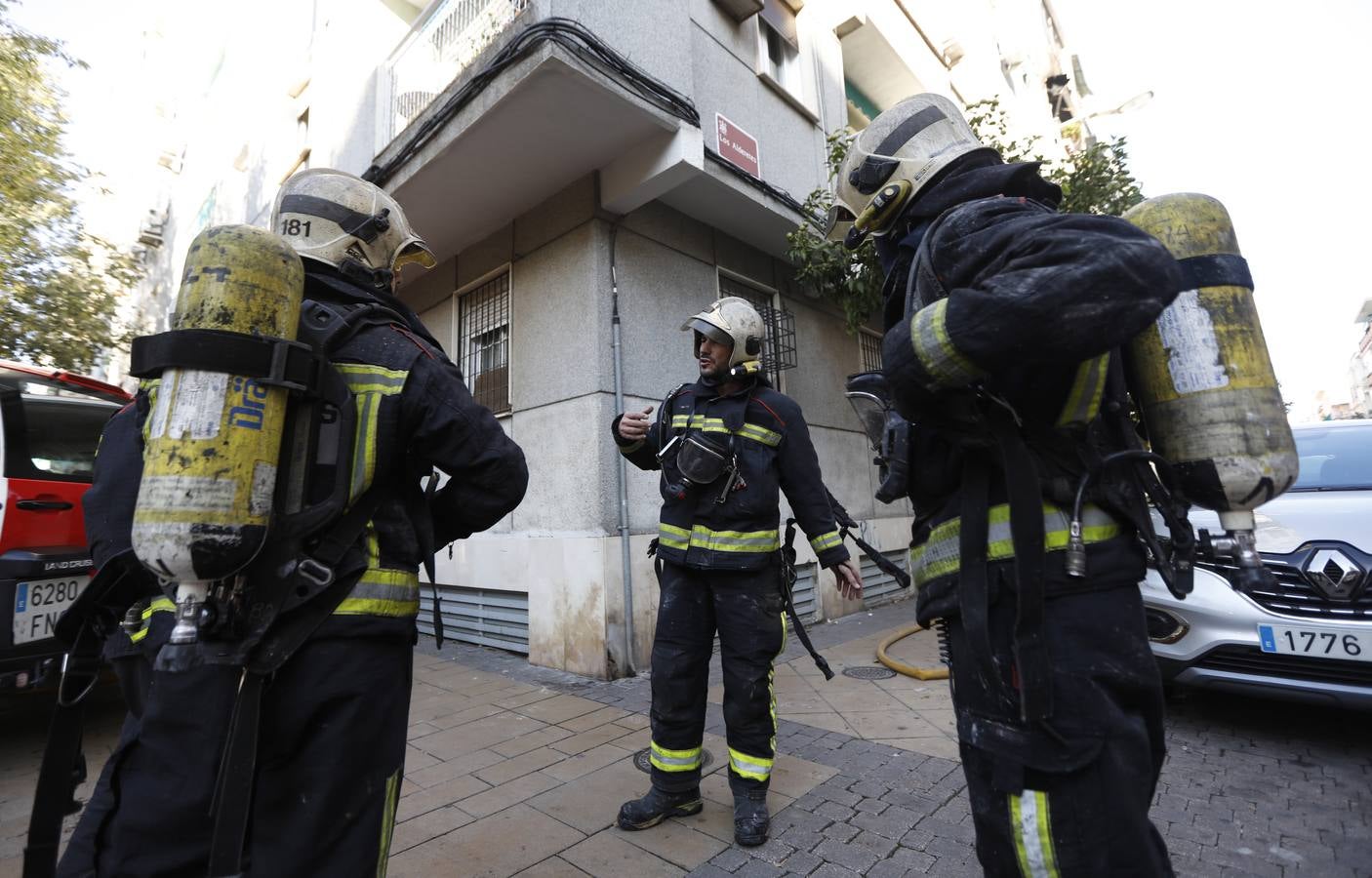 En imágenes, el aparatoso incendio en un edificio de Ciudad Jardín en Córdoba