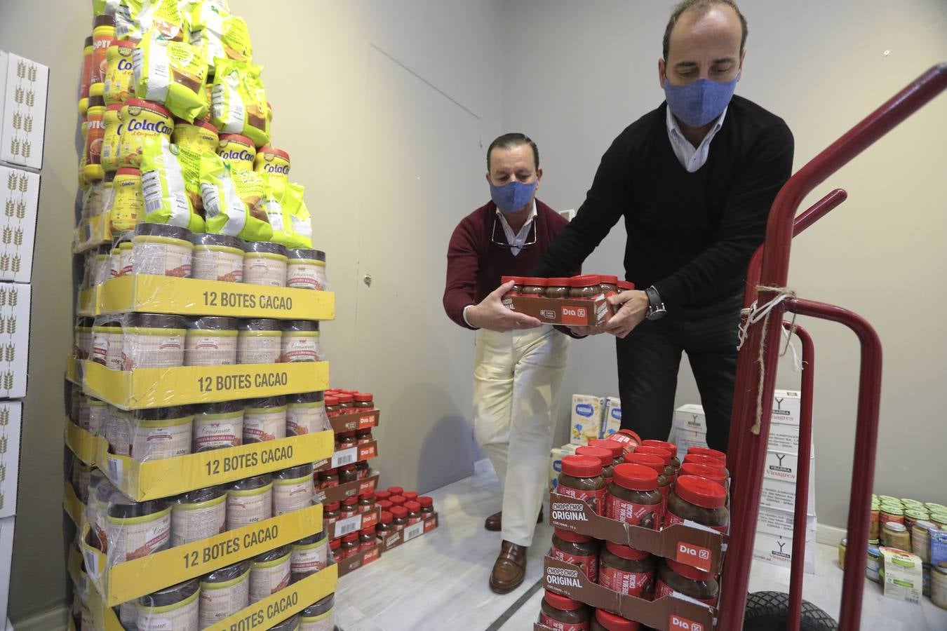 Recogida de alimentos en el Ateneo de Sevilla