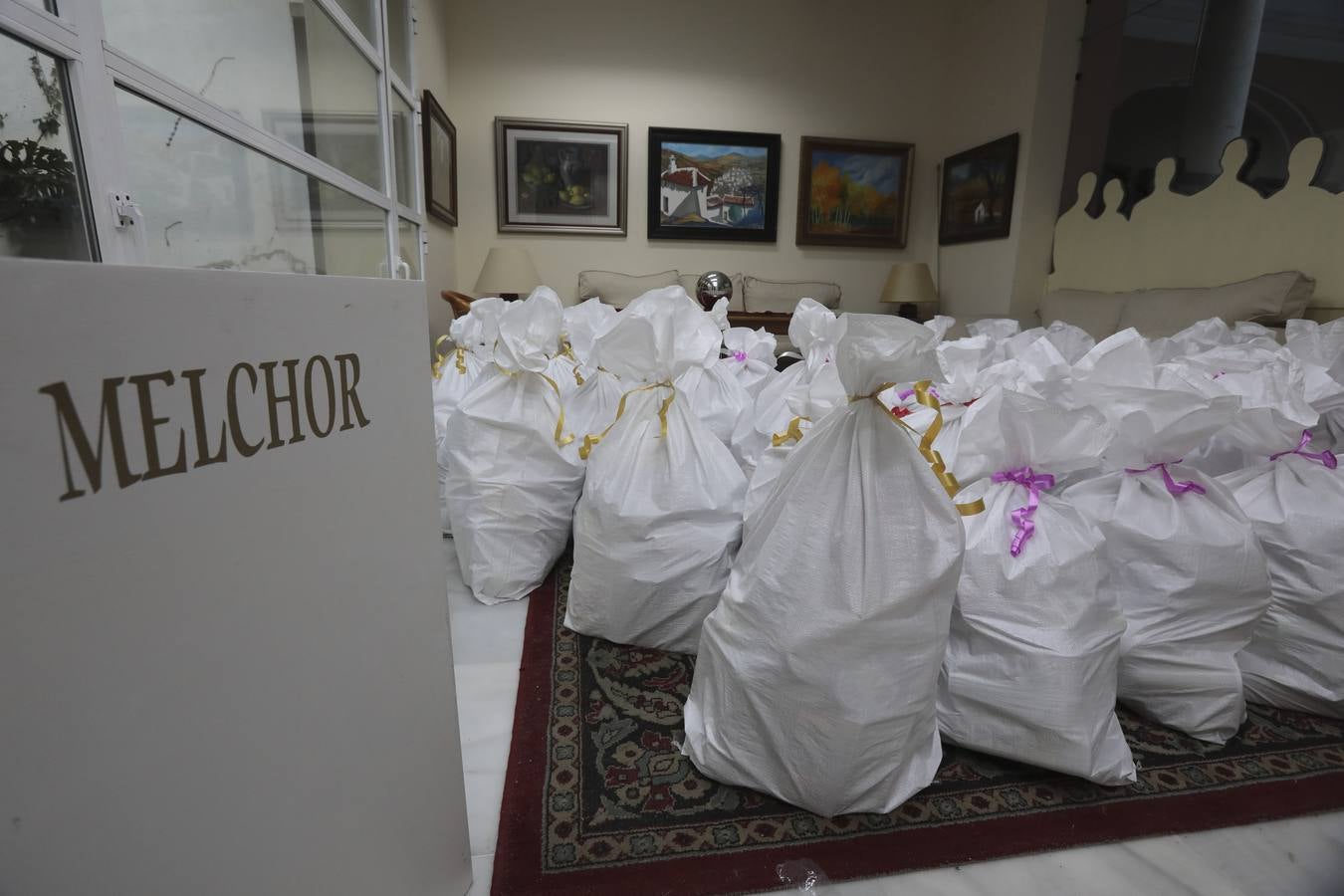 Recogida de alimentos en el Ateneo de Sevilla