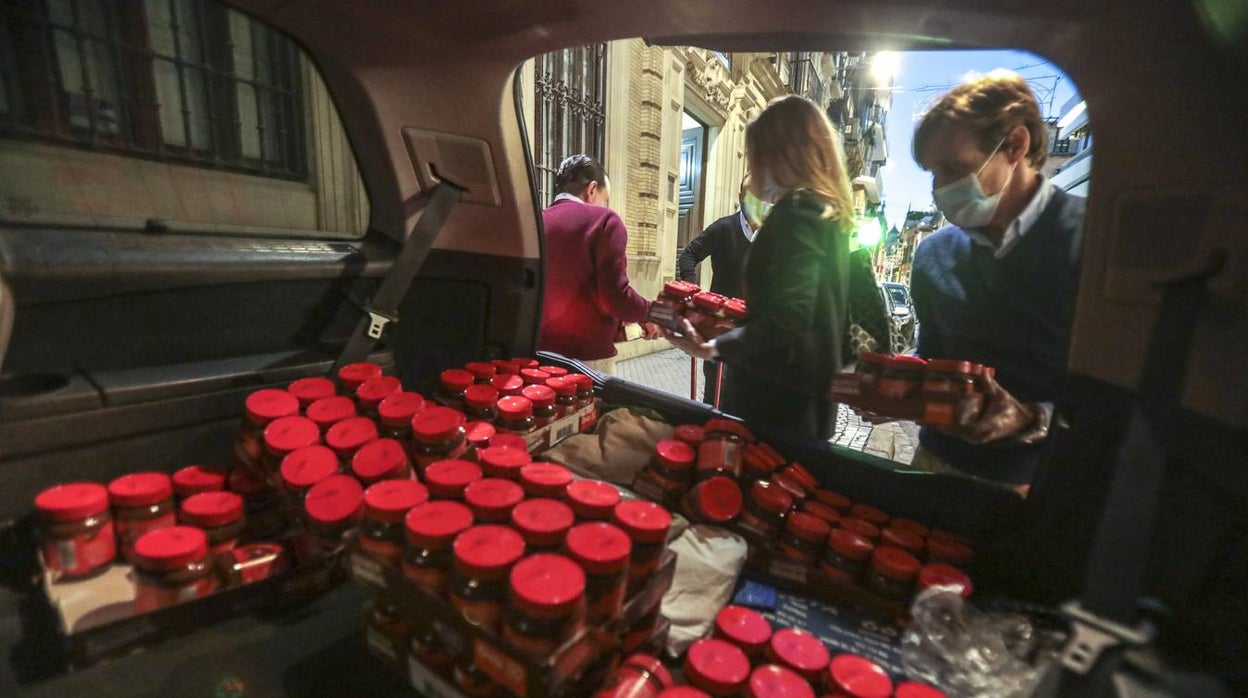 Recogida de alimentos en el Ateneo de Sevilla