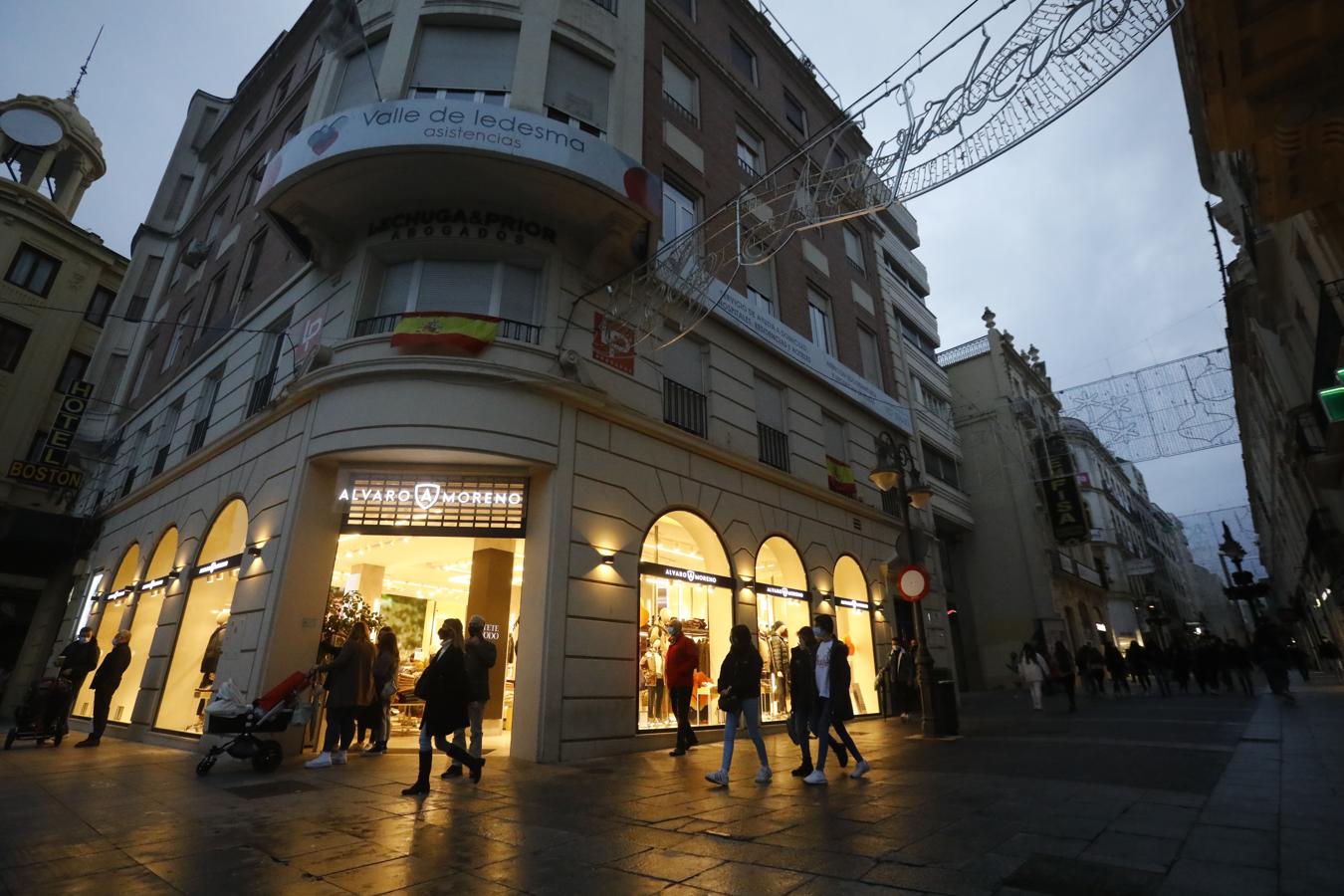 El gélido ambiente navideño en el Centro de Córdoba, en imágenes