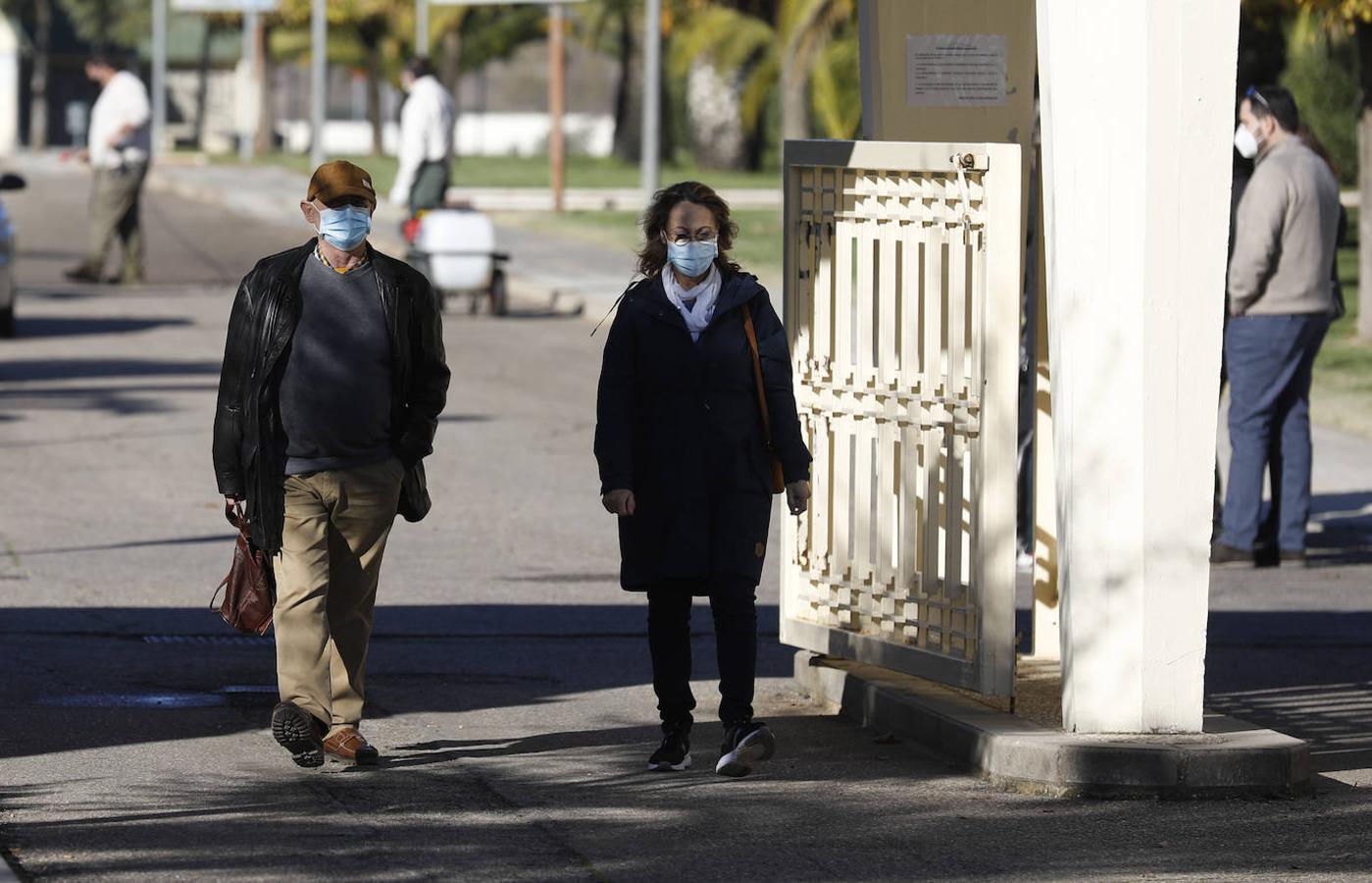 El funeral e incineración de un fallecido por Covid en Córdoba, en imágenes