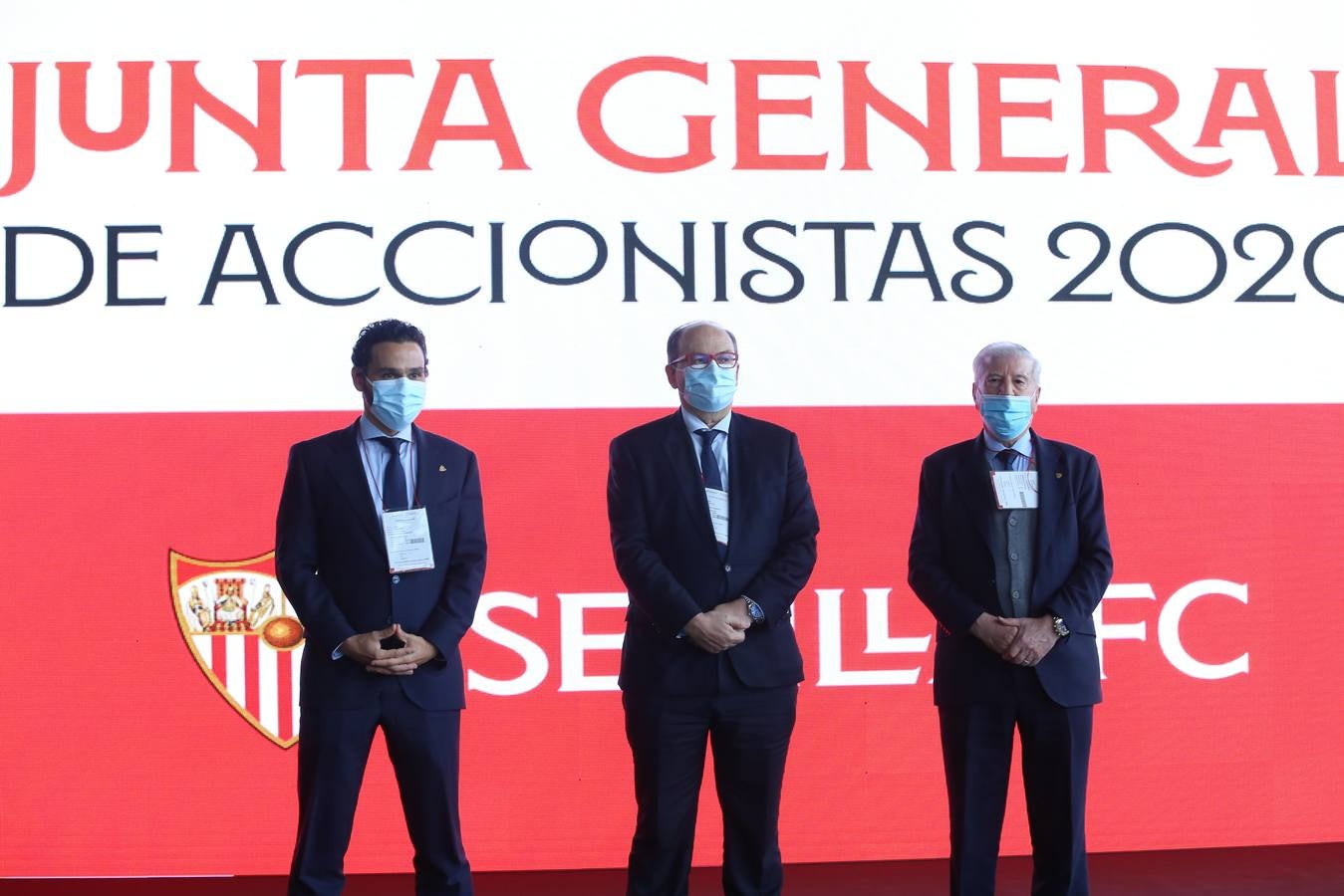 Una junta de accionistas del Sevilla FC con mucha representación