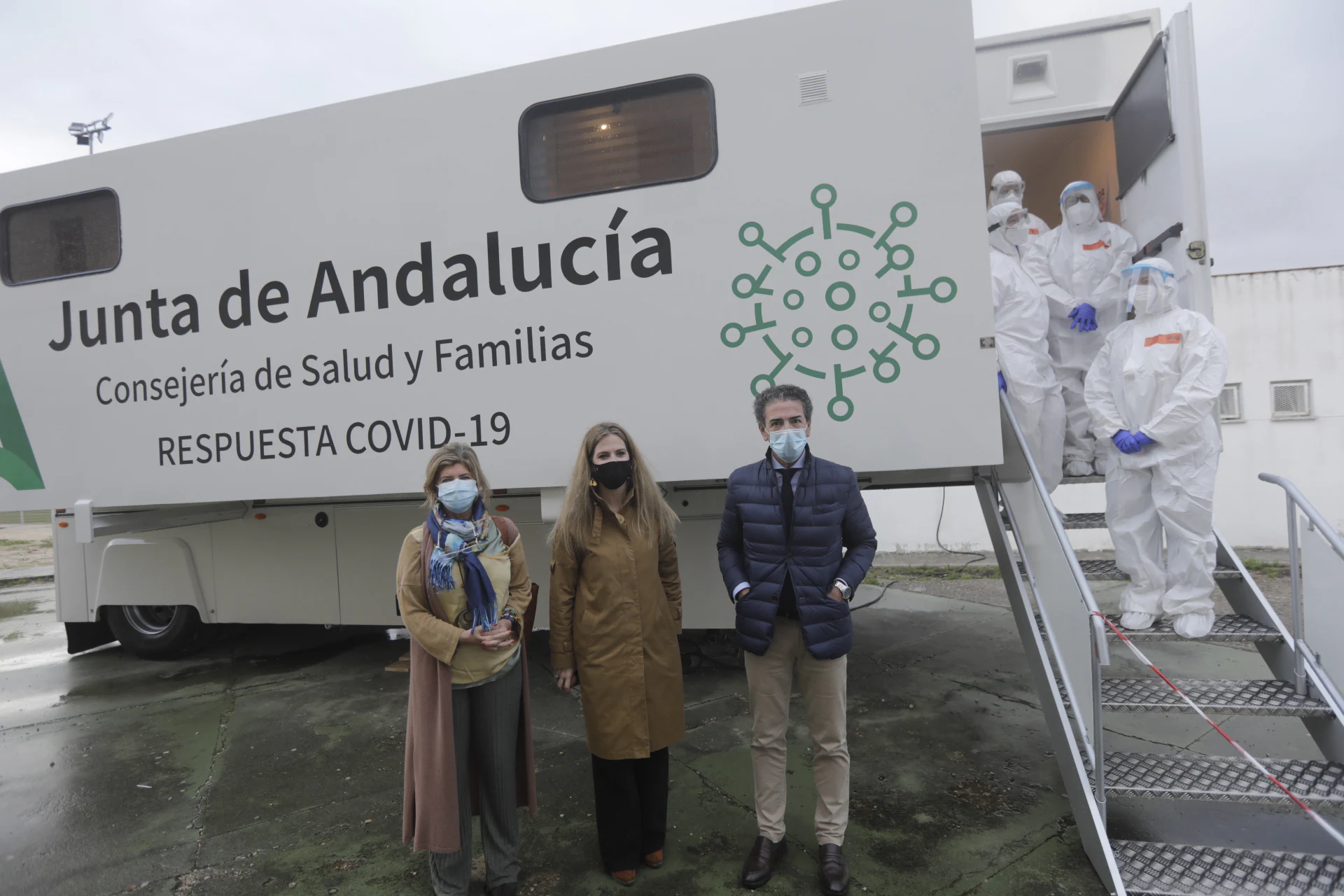 Fotos: Así es el nuevo camión que realiza los cribados masivos en la provincia de Cádiz