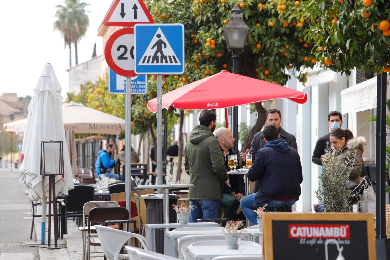 El ambiente en el Centro de Córdoba el sábado del puente, en imágenes