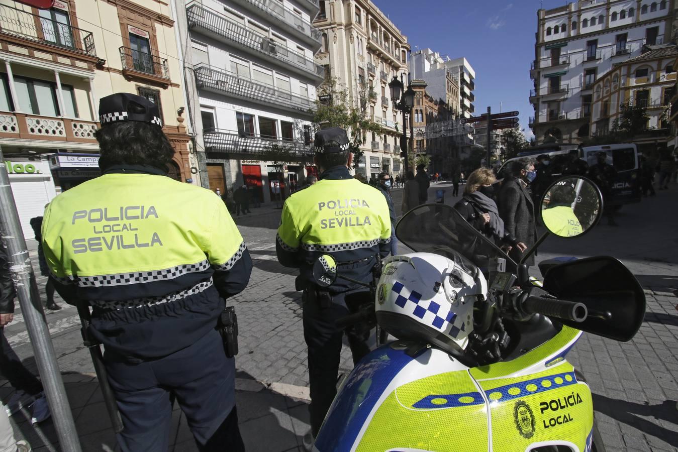 En imágenes, ambiente del Centro de Sevilla en el comienzo del puente de diciembre