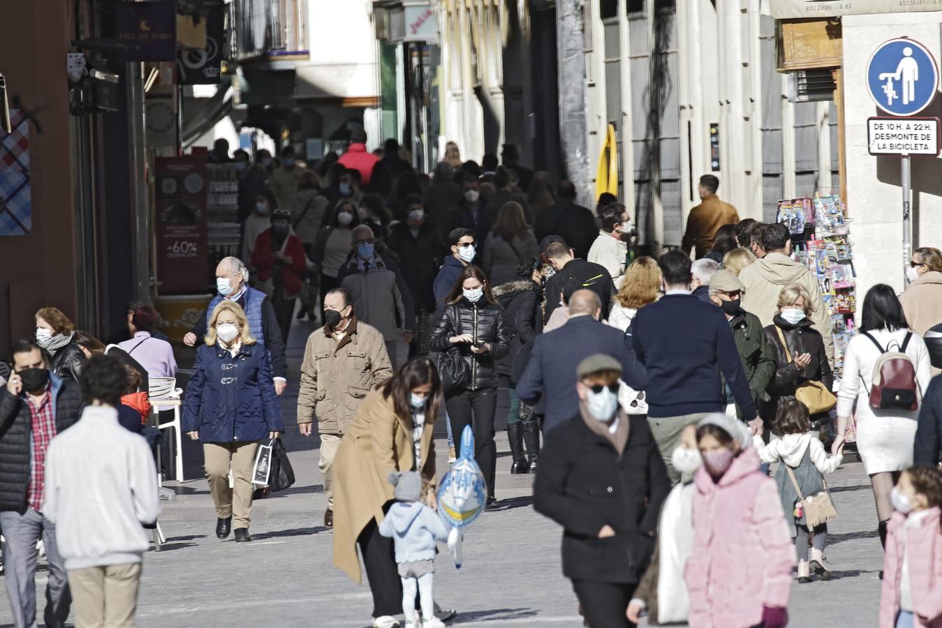 En imágenes, ambiente del Centro de Sevilla en el comienzo del puente de diciembre