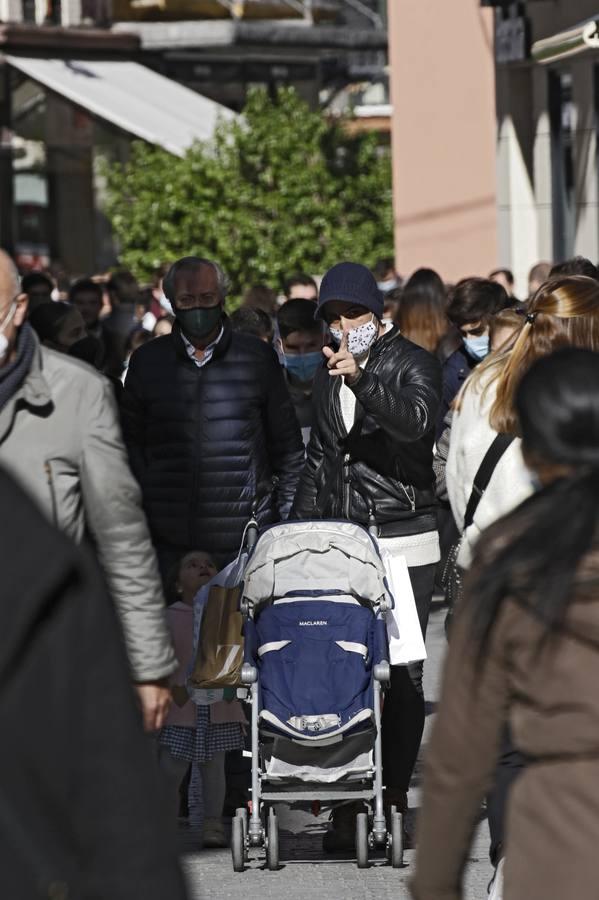 En imágenes, ambiente del Centro de Sevilla en el comienzo del puente de diciembre