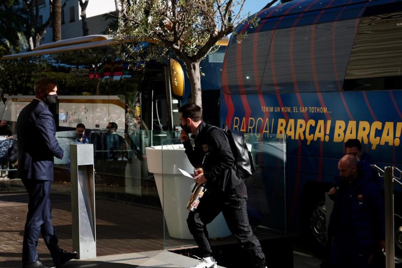 FOTOS: La llegada del Barcelona a Cádiz, en imágenes