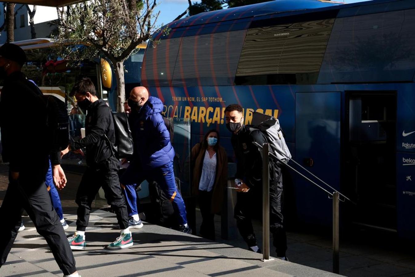 FOTOS: La llegada del Barcelona a Cádiz, en imágenes