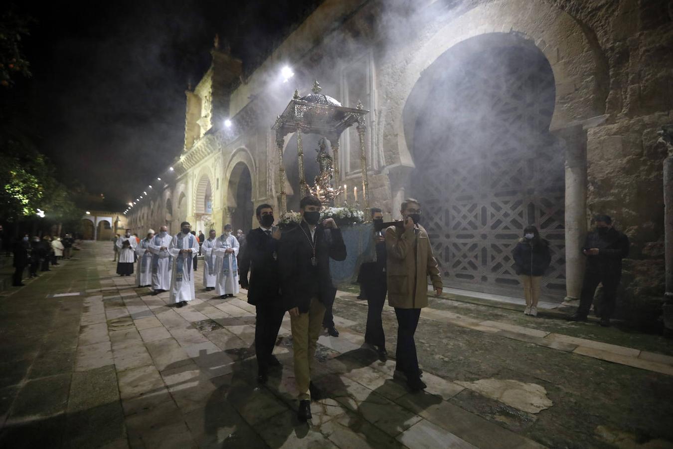 La Vigilia de la Inmaculada en Córdoba, en imágenes