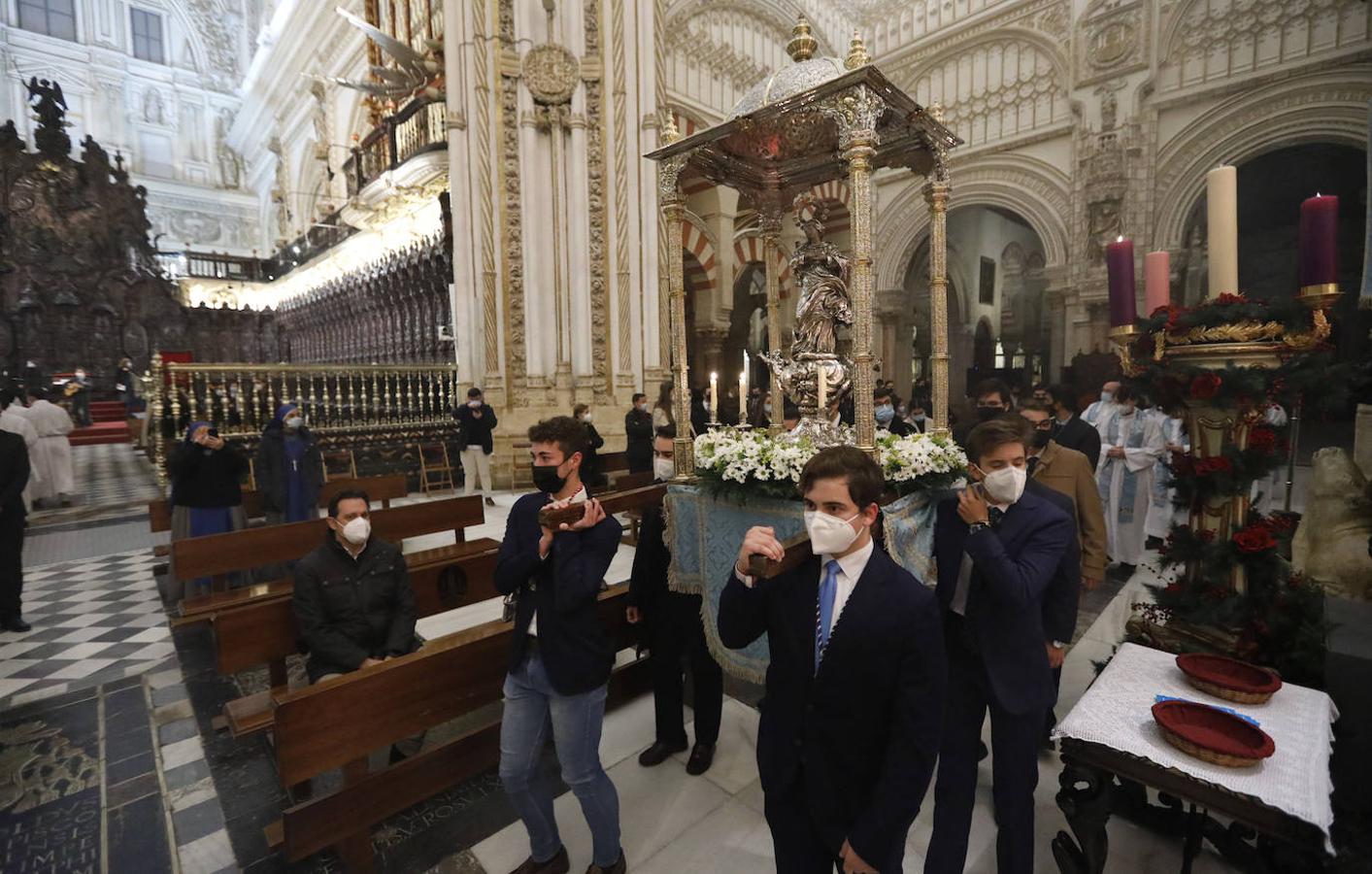 La Vigilia de la Inmaculada en Córdoba, en imágenes