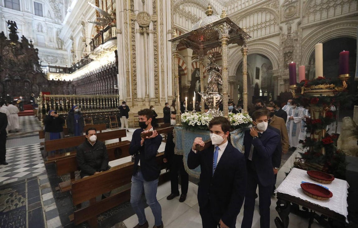 La Vigilia de la Inmaculada en Córdoba, en imágenes