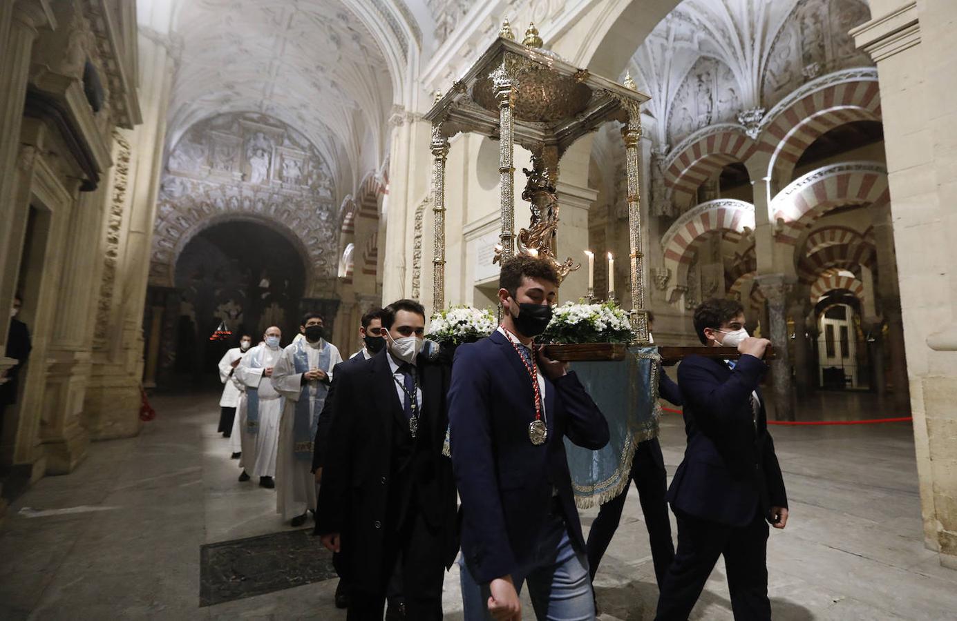 La Vigilia de la Inmaculada en Córdoba, en imágenes