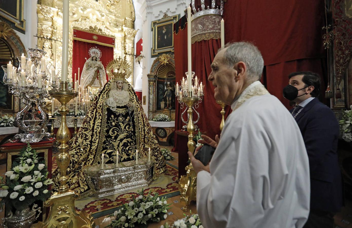 El estreno del nuevo manto de Gracia y Amparo de Córdoba, en imágenes