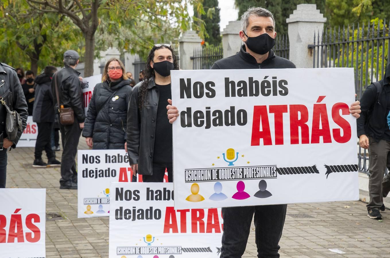 En imágenes, la protesta de los trabajadores del sector cultural en Sevilla